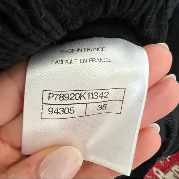 CHANEL 24K CC Sweatshirt in Black NWT Authentic - Picture 8 of 10